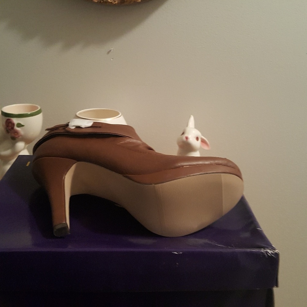 Boots - Picture 3 of 3